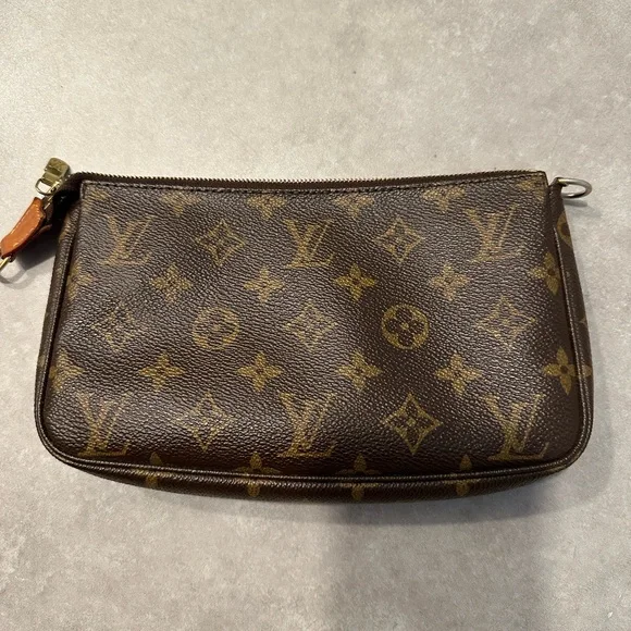 Louis Vuitton monogram pochette - Picture 7 of 11